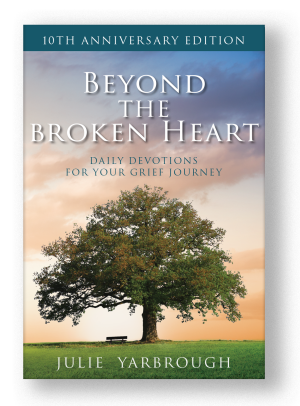 Beyond the Broken Heart Devotional (Paperback)